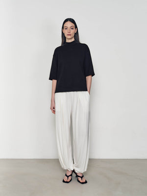 High-necked mid-sleeve T-shirt