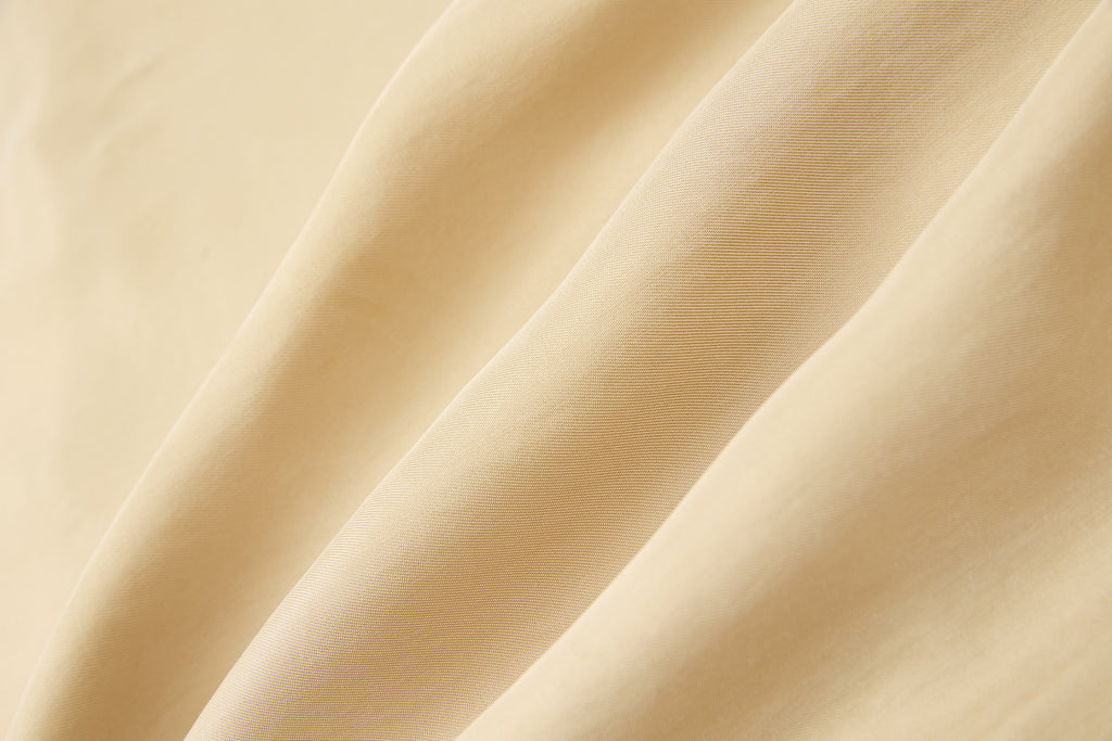 Irregularly collared shirt