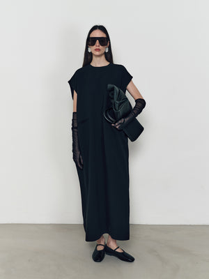 Sleeveless round-neck dress