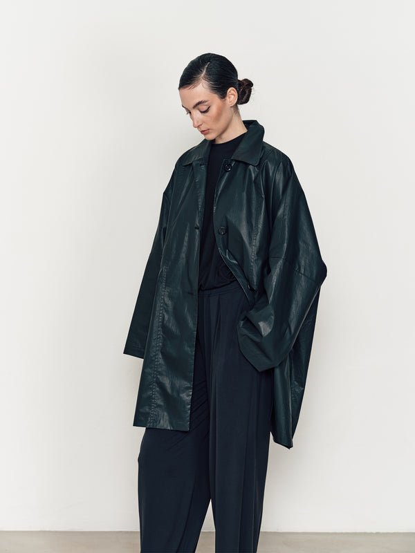 Oversized loose coat with oil-like wax leather coating