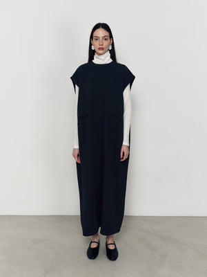 Sleeveless round-neck dress