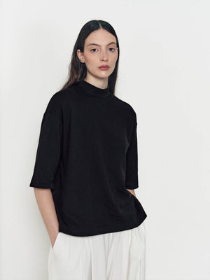 High-necked mid-sleeve T-shirt