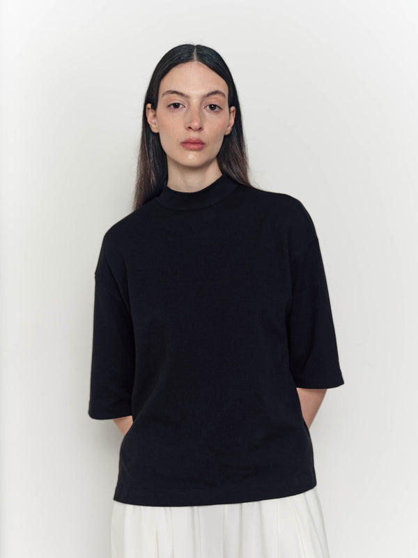 High-necked mid-sleeve T-shirt