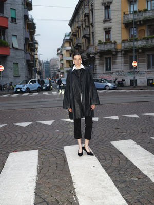 Oversized loose coat with oil-like wax leather coating